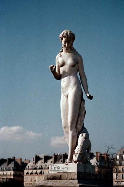Parisian Statue 5.jpg - I asked her for a date, but she was stone cold.